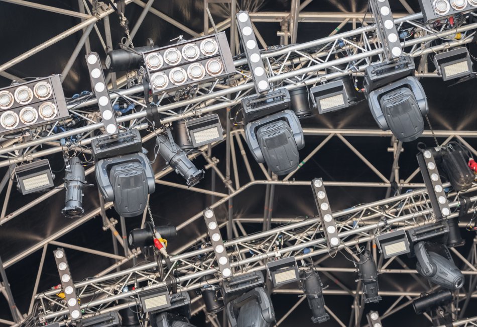 RAS Events, equipos de sonido, iluminación y decoración para eventos en Peñíscola. Plataforma de iluminación para festivales.